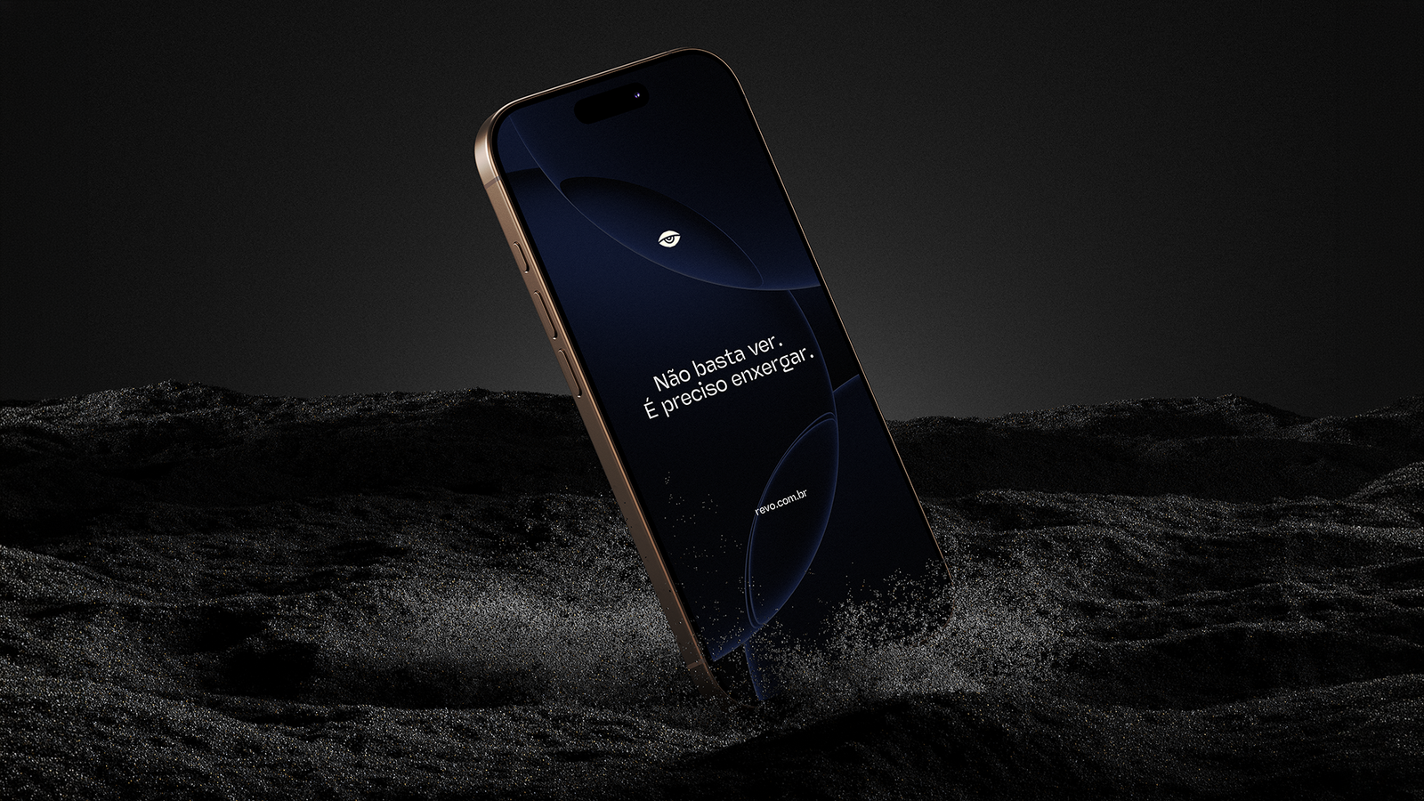 Case Revo: celular exibindo a marca Revo com a frase “Não basta ver. É preciso enxergar.”